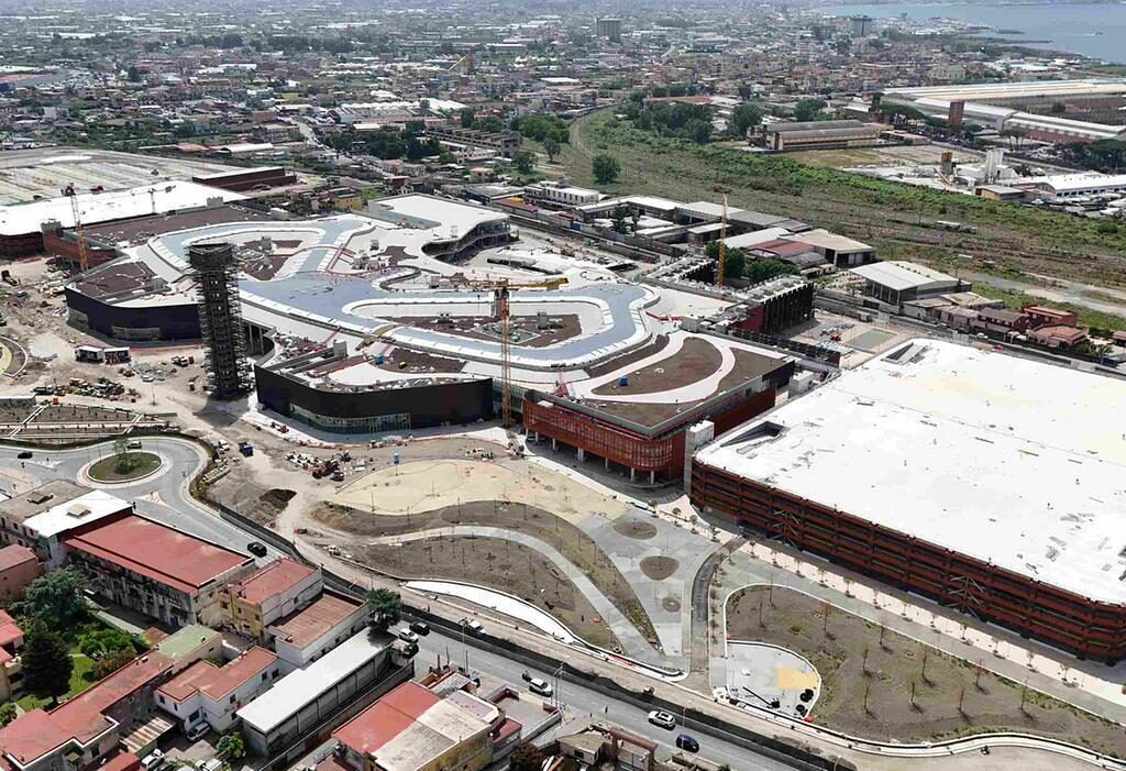 Maximall Pompeji Einkaufszentrum