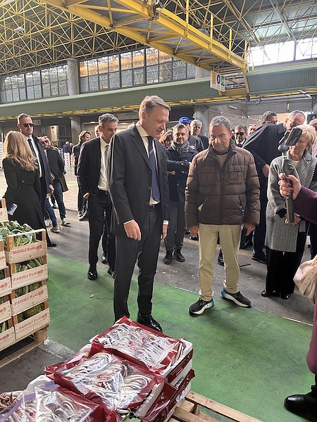 Veronamercato: a strategic project for the innovation of Italian agri-food logistics