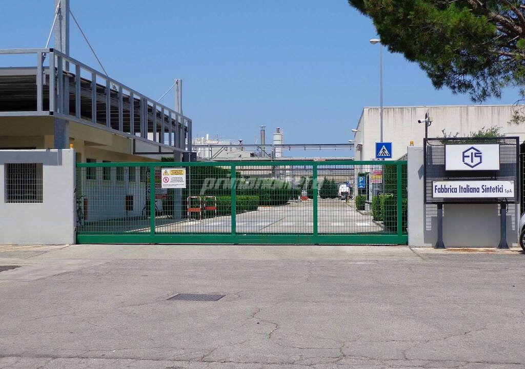 Edificio industriale Italiana Sintetici