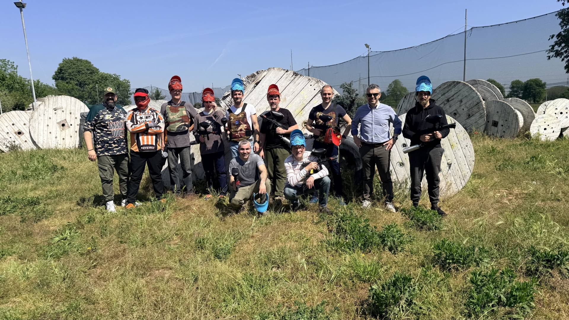 Team Building ad alta tensione in Dabster: Strategia, Adrenalina e Paintball!