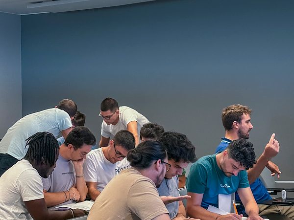 La competenza non è mai un traguardo, ma un metodo di lavoro.