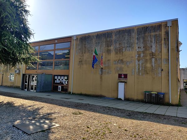 Sanierung der Schule E. Salgari: Technik für sichere und nachhaltige Schulgebäude